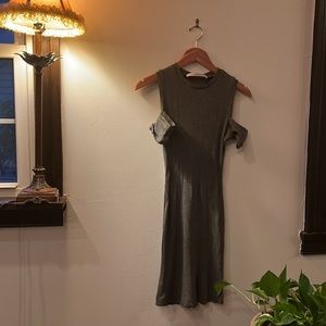 Susana Monaco sleeveless off the shoulder ribbed gray dress